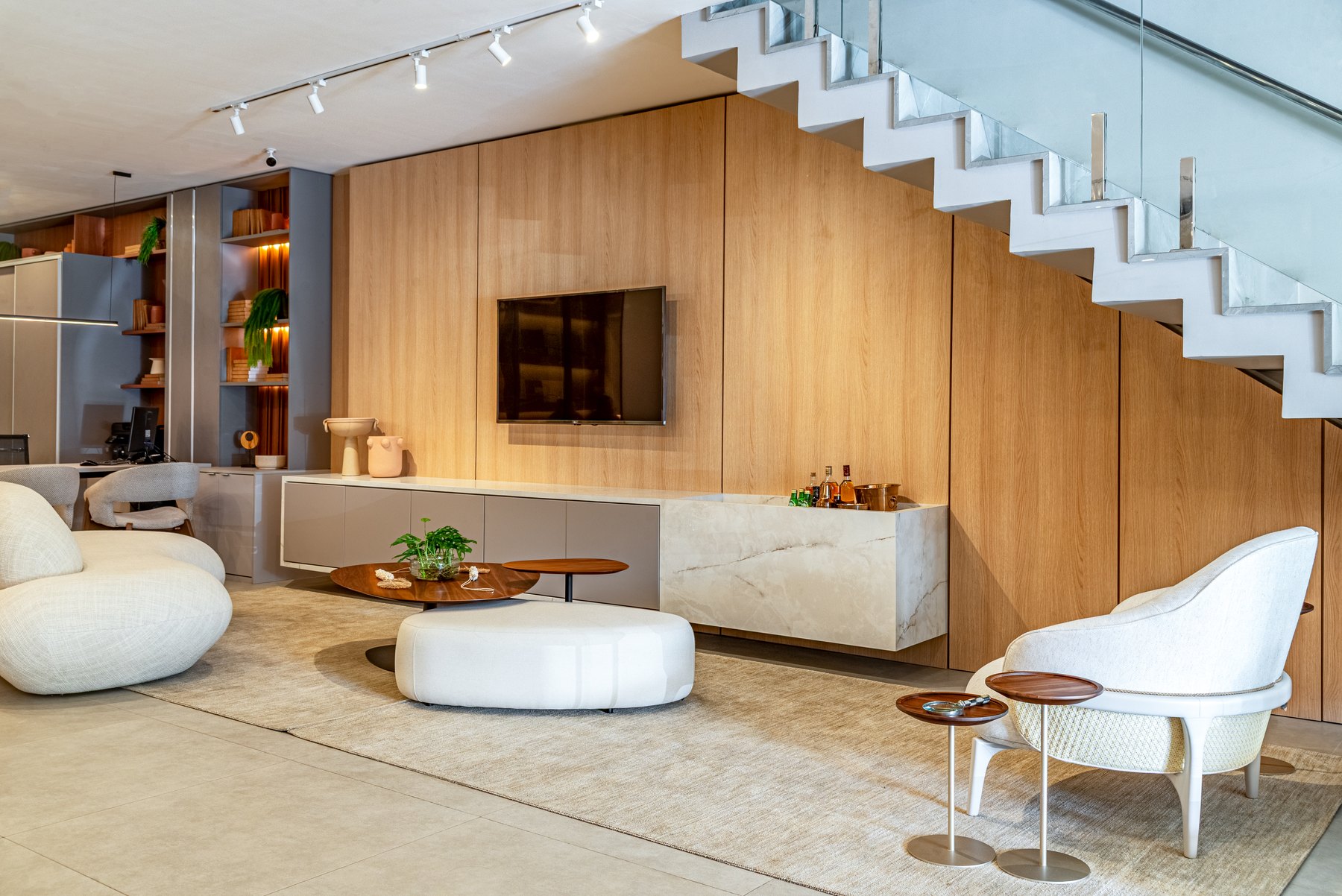 Sala de estar planejada do showroom Casa Brasileira em Belém